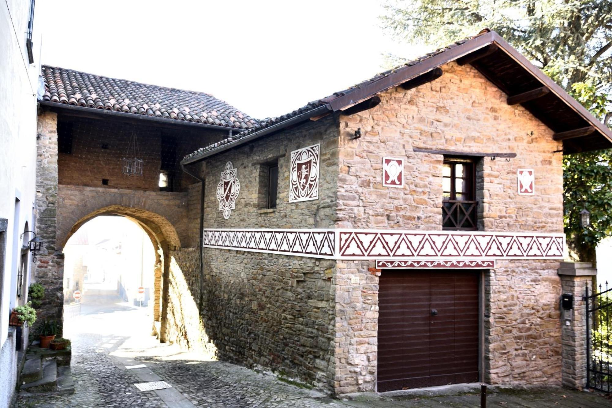 מלון Cremolino Il Borgo Del Castello מראה חיצוני תמונה